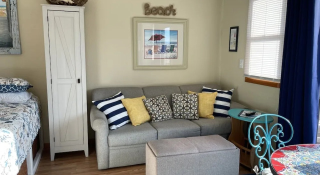 7 Safe Harbor Studio Bedroom Condo by RedAwning