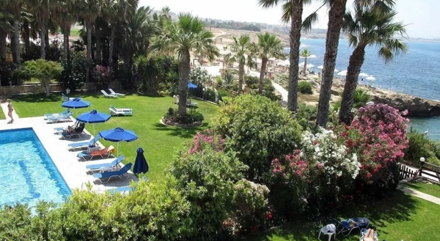 Апартаменты с 2 комнатами с видом на море Rododafni Beach Apartments