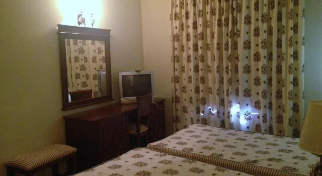 Hotel El Maño, Varaa Hotelli Huescar Granada