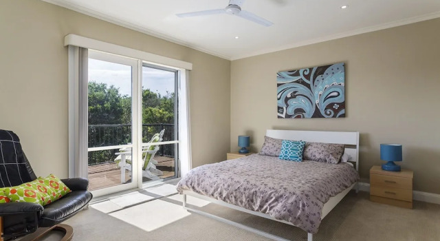 Ocean Breeze Retreat, Book Hotel  