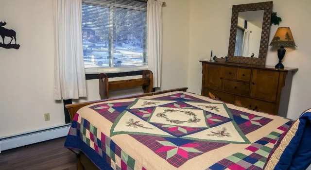 Elkhorn One Bedroom Condo with River View from Deck and Walking Distance to Estes Park - #3262 by RedAwning, Забронировать Отель Эстес-Парк Rocky Mountain National Park, рядом с Сквер Barlow Plaza