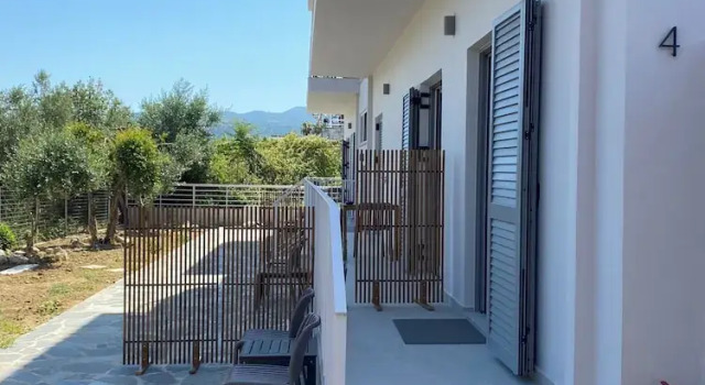 Апартаменты Evia Bay Suites and Retreats