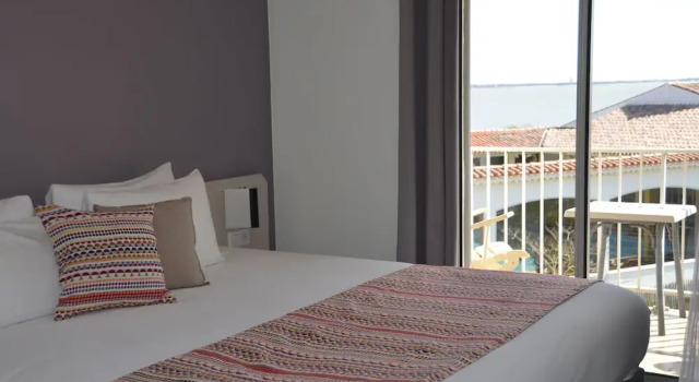 Двухместный номер Comfort с балконом и с видом на море Hotel et Spa Les Cleunes Oléron