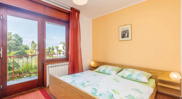 Awesome Apartment in Malinska With Wifi and 2 Bedrooms, Prenota Appartamento Hotel a Isole Quarnerine con parcheggio, Parcheggio