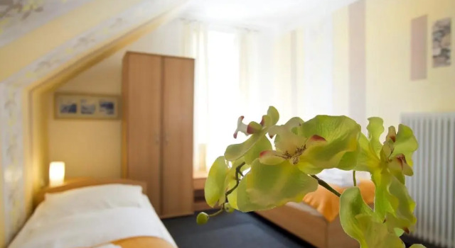 Hotel Neun 3/4, Забронировать Отель Целле Люнебургская пустошь, рядом с Hoppener Haus