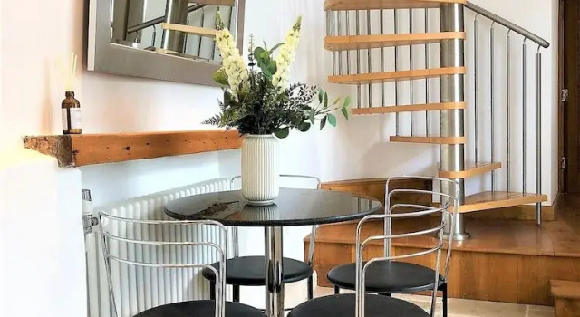 Коттедж Deluxe Prime Location- Detached Clifton Home With Parking