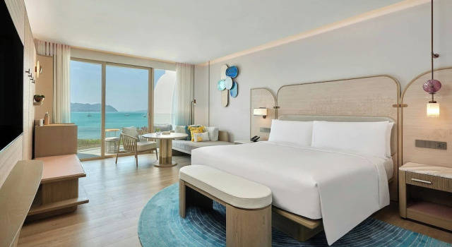 Двухместный номер Ocean View с балконом Veranda Resort Phuket, Autograph Collection