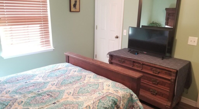 Three Bedroom, 2 Bath With Amazing Views From Balcony - Hidden Treasure