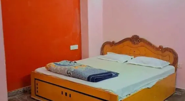 Двухместный номер Deluxe с балконом Hotel Ashirwad And Restaurant By GRB