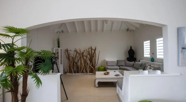 Walk to the Beach! Fabulous Villa With Huge Heated Pool, AC, Free Wifi, Ideal for Groups