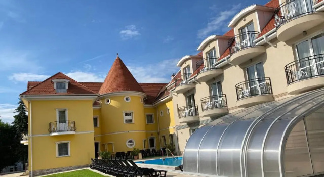 Villa Park Panzió, Buchen Sie Villa SPA-Hotels in Hewesch, SPA