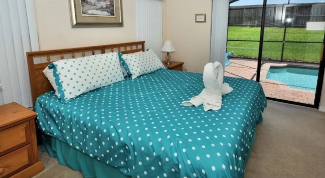 211 High Grove House 4 Bedroom by Florida Star, Book Feriehus Hoteller i Four Corners med pool, Swimmingpool