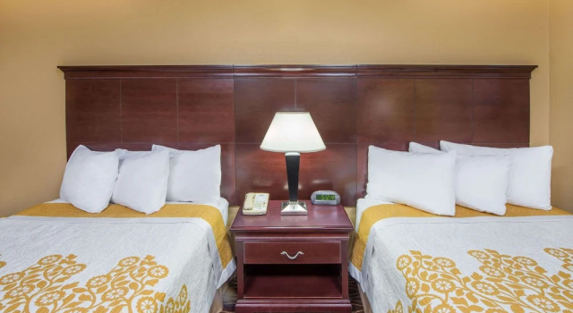 Четырёхместный номер Standard Days Inn By Wyndham Paducah