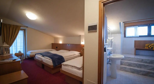 Четырёхместный номер Comfort Hotel Miravalle