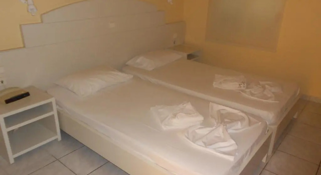 Golden Sun Hotel, Забронировать Отель Отели Даратсос с парковкой, Парковка
