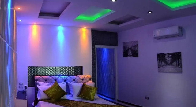 Вилла c 1 комнатой с балконом Luxury 14 Bedroom Villa Walking to Clubs/beaches!
