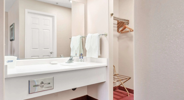 Четырёхместный номер Standard Americas Best Value Inn Cedar City
