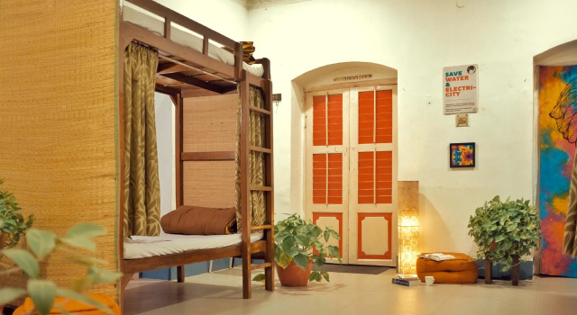 Кровать в общем номере International Travellers Hostel by ITH Stays