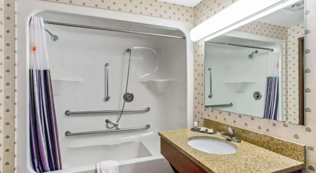 Четырёхместный номер Standard Holiday Inn Express South Burlington - Downtown by IHG