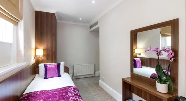 Трёхместный номер Standard London House Hotel