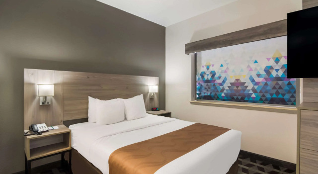 Четырёхместный люкс Quality Inn & Suites Waco North
