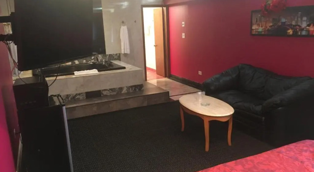 Люкс Midway Inn & Suites