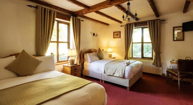 Четырёхместный номер Tudor Lodge