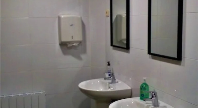 Кровать в общем номере Albergue Rural Mandoia - Hostel