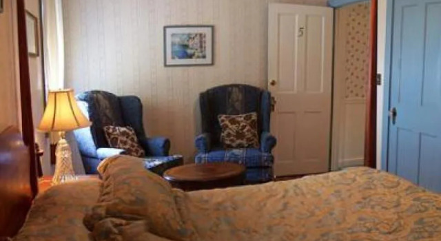 Blackberry River Inn, Rezerwuj Hotel Hotele w New England z basenem, Basen