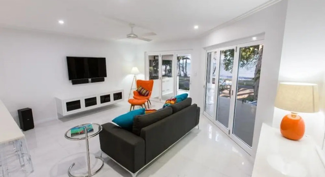 603 On The Beach - Luxury Apartment