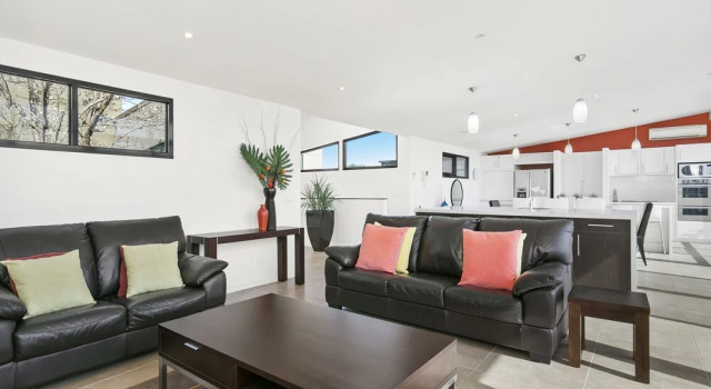 Fabulous Home With Swimming Pool, Book Hotel Torquay 