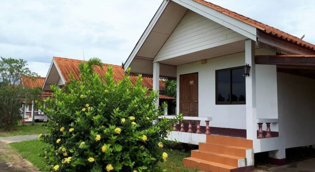 Chinda Resort Hotel, Забронировать Курортный отель Мае Лао Таиланд