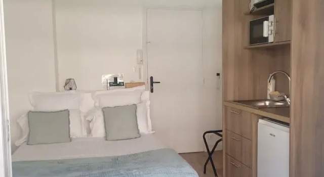Студия Cithôtel Le Christel hôtel et restaurant
