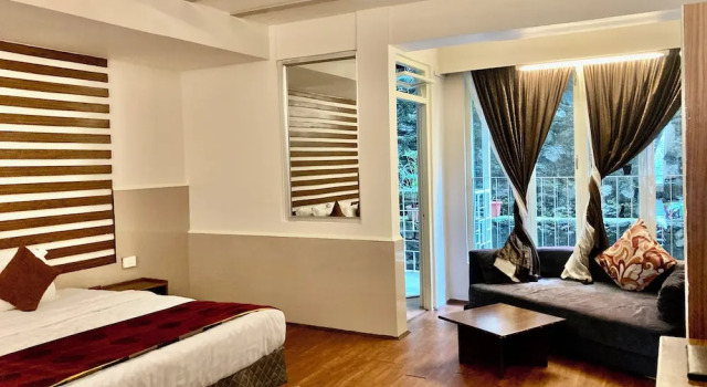 Superior Kahden hengen huone parvekkeella Maya Inn