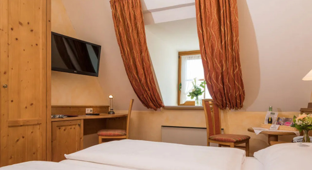 Landhotel Wachau - Bed and Breakfast, Book Hotel Emmersdorf an der Donau 