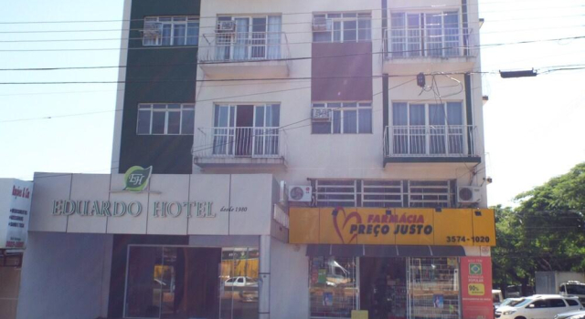 Eduardo Hotel