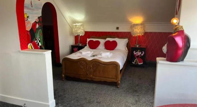 Двухместный люкс Hatter's Hotel