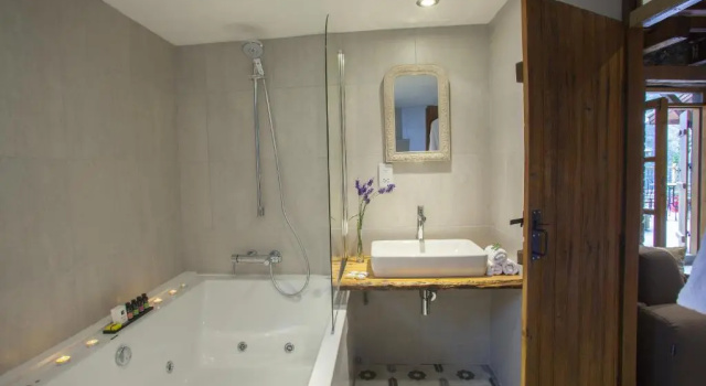 Deluxe Double room Lyhnos