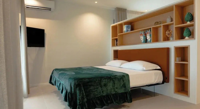 Люкс с балконом Hera Rooms and Suites