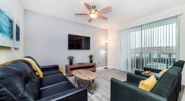 # 4751 Clock Tower Drive 303, Rezerwuj Hotel Hotele w Kissimmee z basenem, Basen