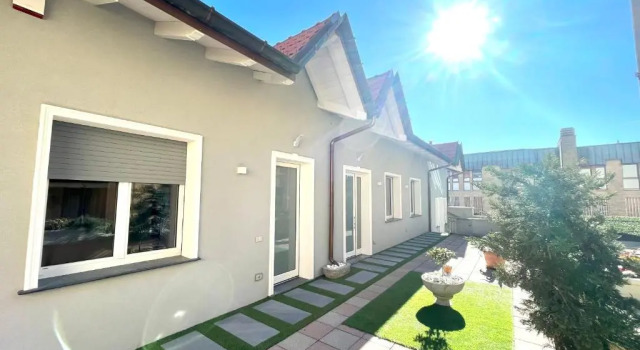 Апартаменты Varese Apartment
