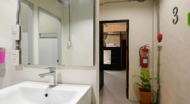 Кровать в общем номере Salee Hostel