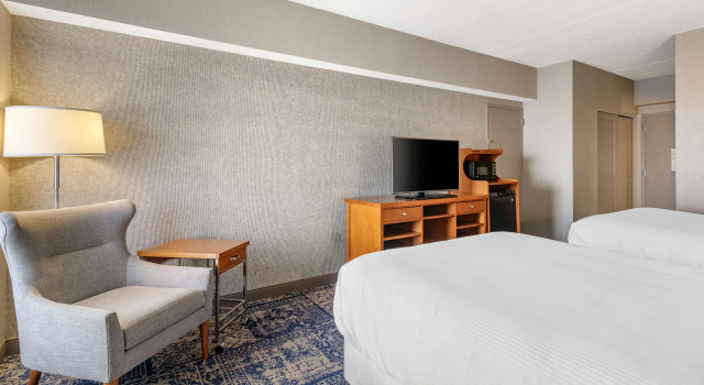 Четырёхместный номер Standard Bangor Aviator Hotel BW Premier Collection