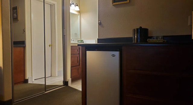 Четырёхместный номер Standard Цокольный этаж Redwood Hyperion Suites