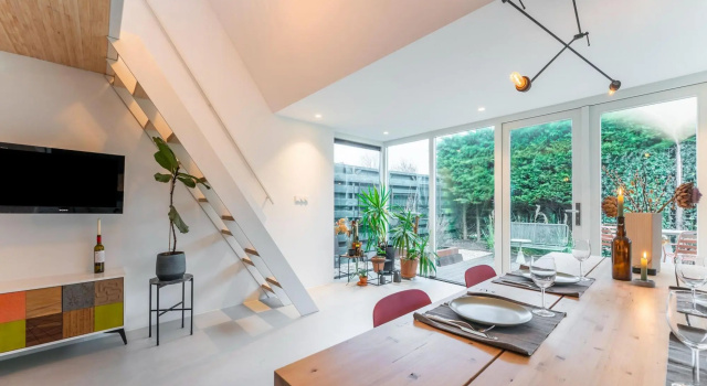 Stylish Holiday Home With Private Garden