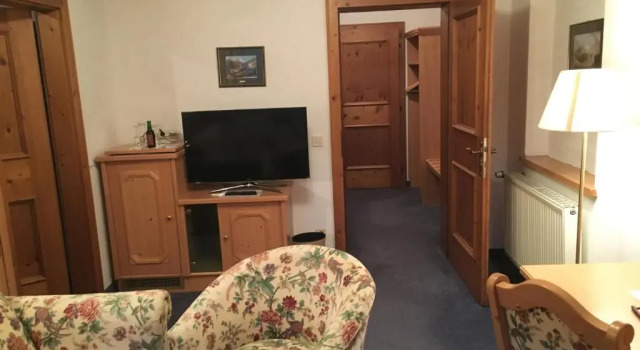 Полулюкс Hotel Karl Schranz