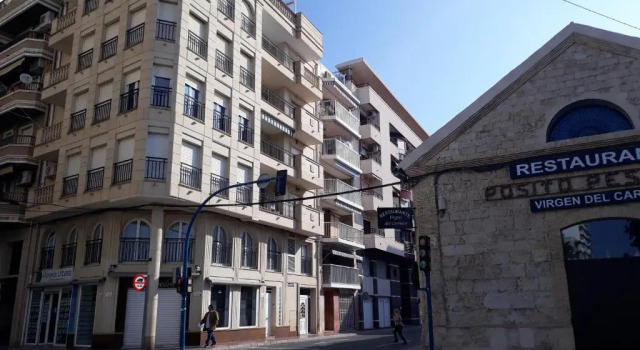 2 bedroom's flat on the beach, City center, 1 line