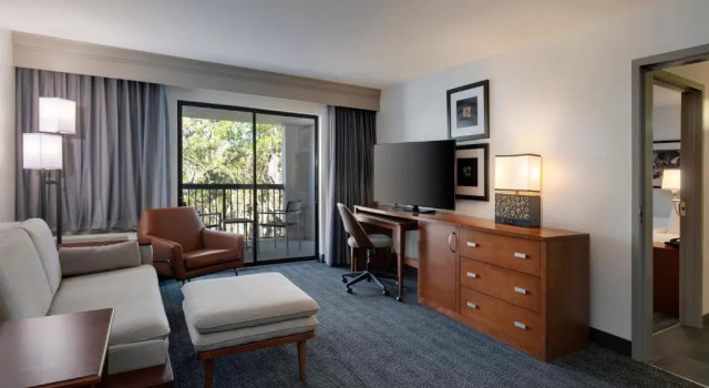 Номер Standard с балконом Courtyard by Marriott Tampa North/I-75 Fletcher