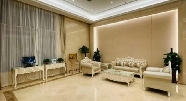 Vienna International Hotel (Baotou Airport), Book Hotel Hotels in Inner Mongolia with Parking, Parking