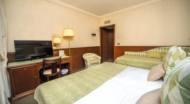 Трёхместный семейный номер Standard Grand Hotel Bastiani